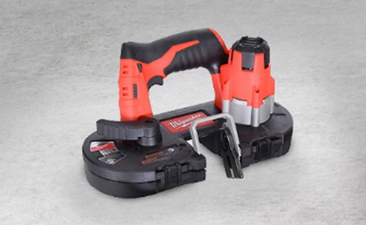 Portable band saw tool designed for cutting modular Flexpipe tubes quickly and cleanly.