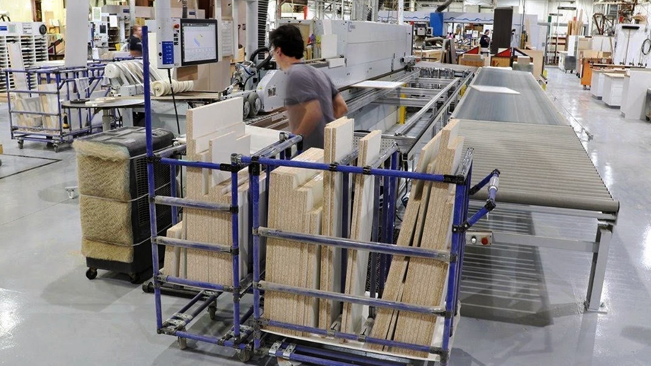 CRITICAL STEPS TO CHOOSING MATERIAL HANDLING SYSTEMS