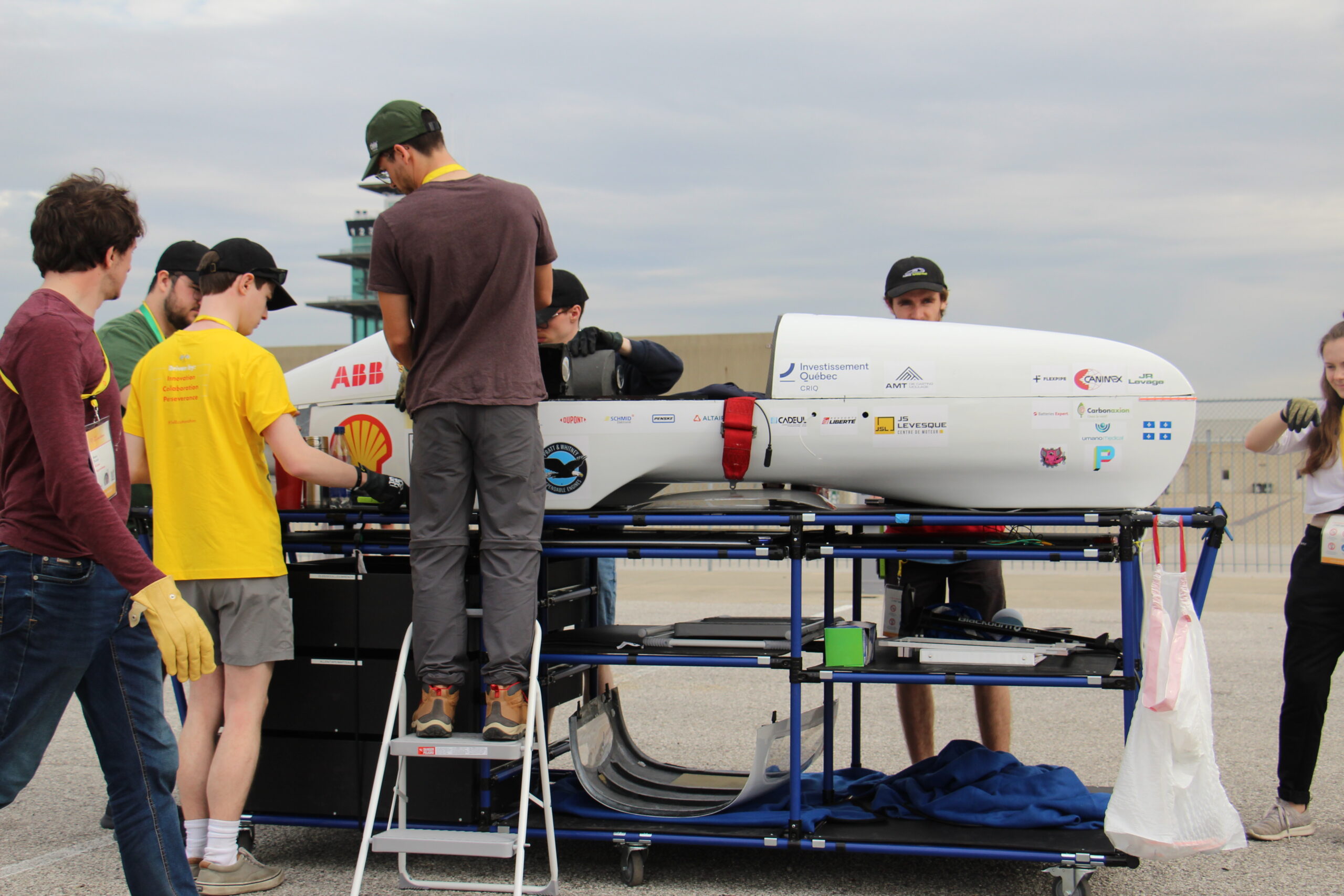 A TAILOR-MADE MULTIFUNCTION CART FOR A STUDENT ENGINEERING COMPETITION