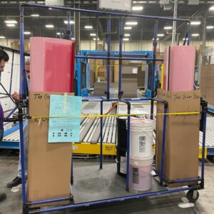 High-lift object transport cart.