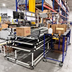 Exemple of a Flexpipe conveyor in a warehouse