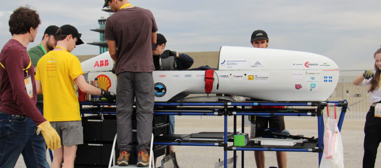 Banco de trabajo móvil para un concurso estudiantil de ingeniería